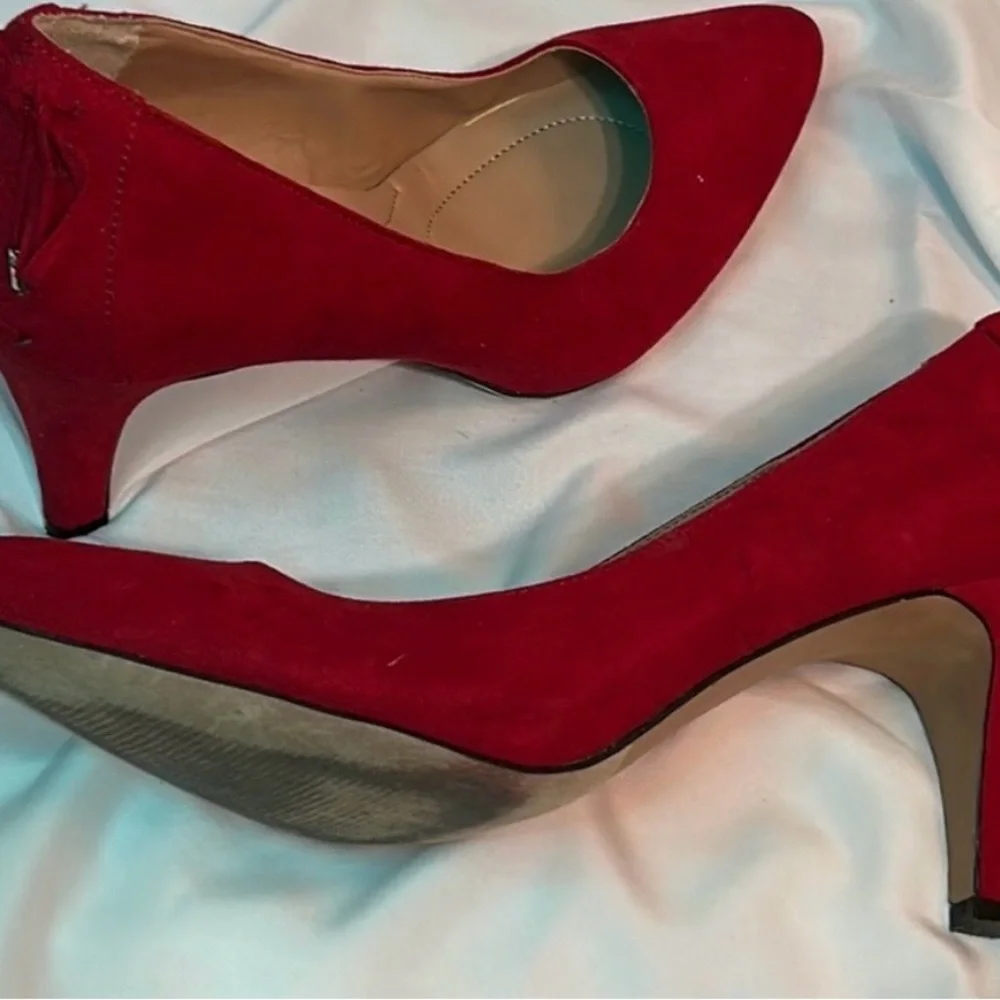 COACH Red Suede 3” Pumps Size 7
Tie-Up Lace Back Side of Heel Silver Finishings - Picture 10 of 14